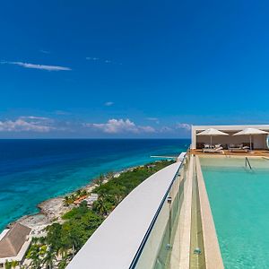 1 Bedroom Junior Suite 1 King Ocean view